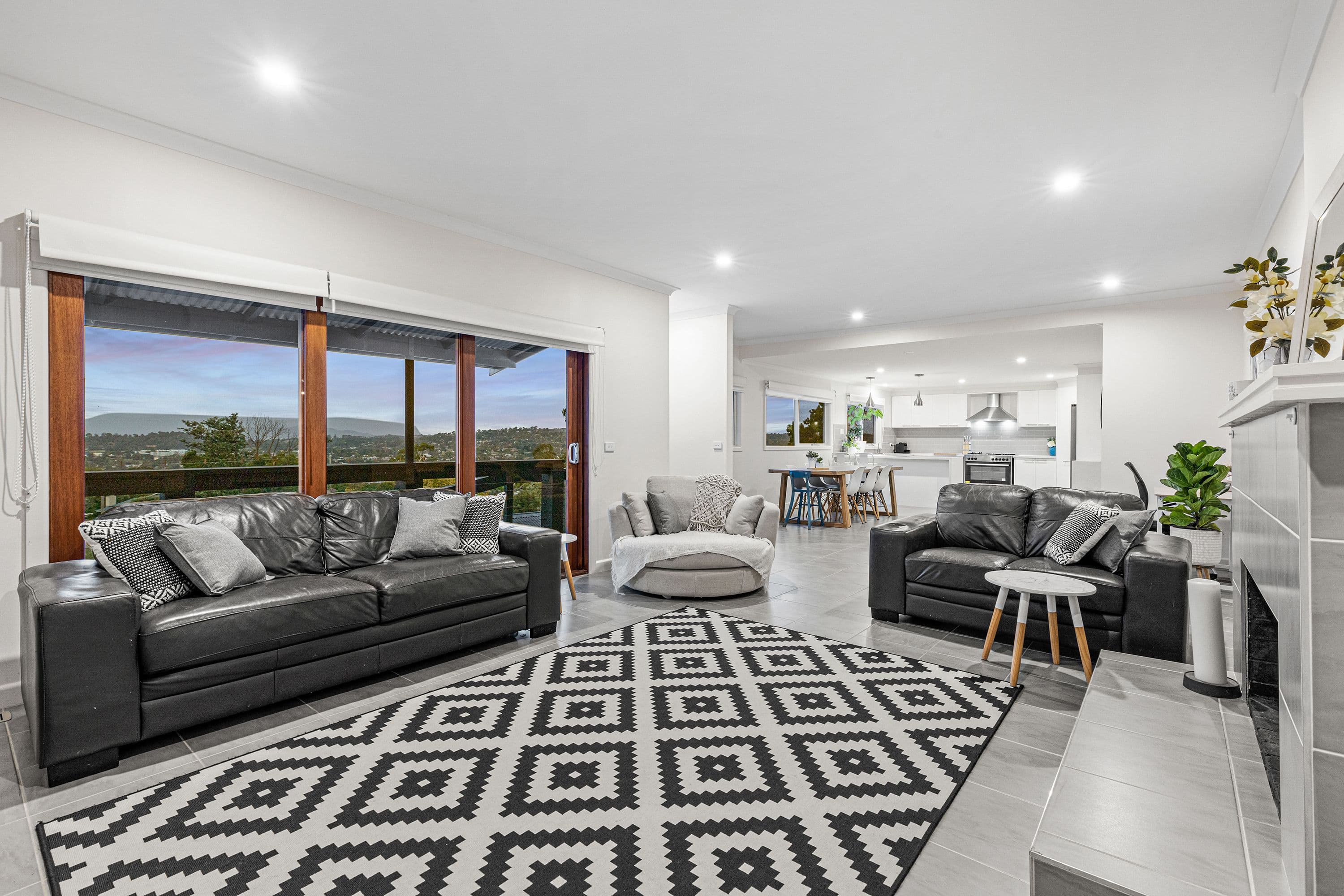 4 Lukes Close, Chirnside Park VIC 3116, Chirnside Park - Thumbnail 4