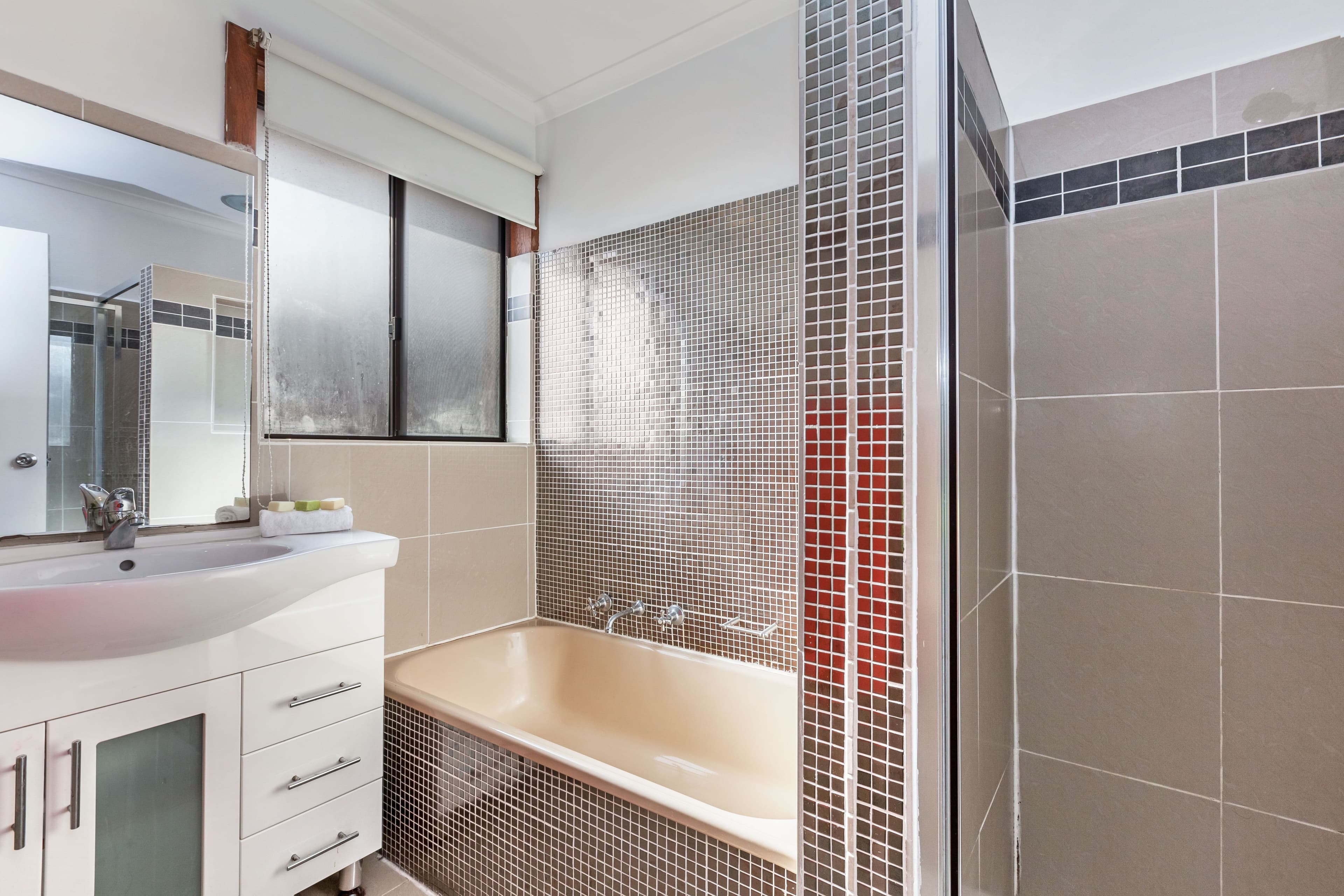 14 Medlar Court, Mill Park VIC 3082, Mill Park - Thumbnail 4