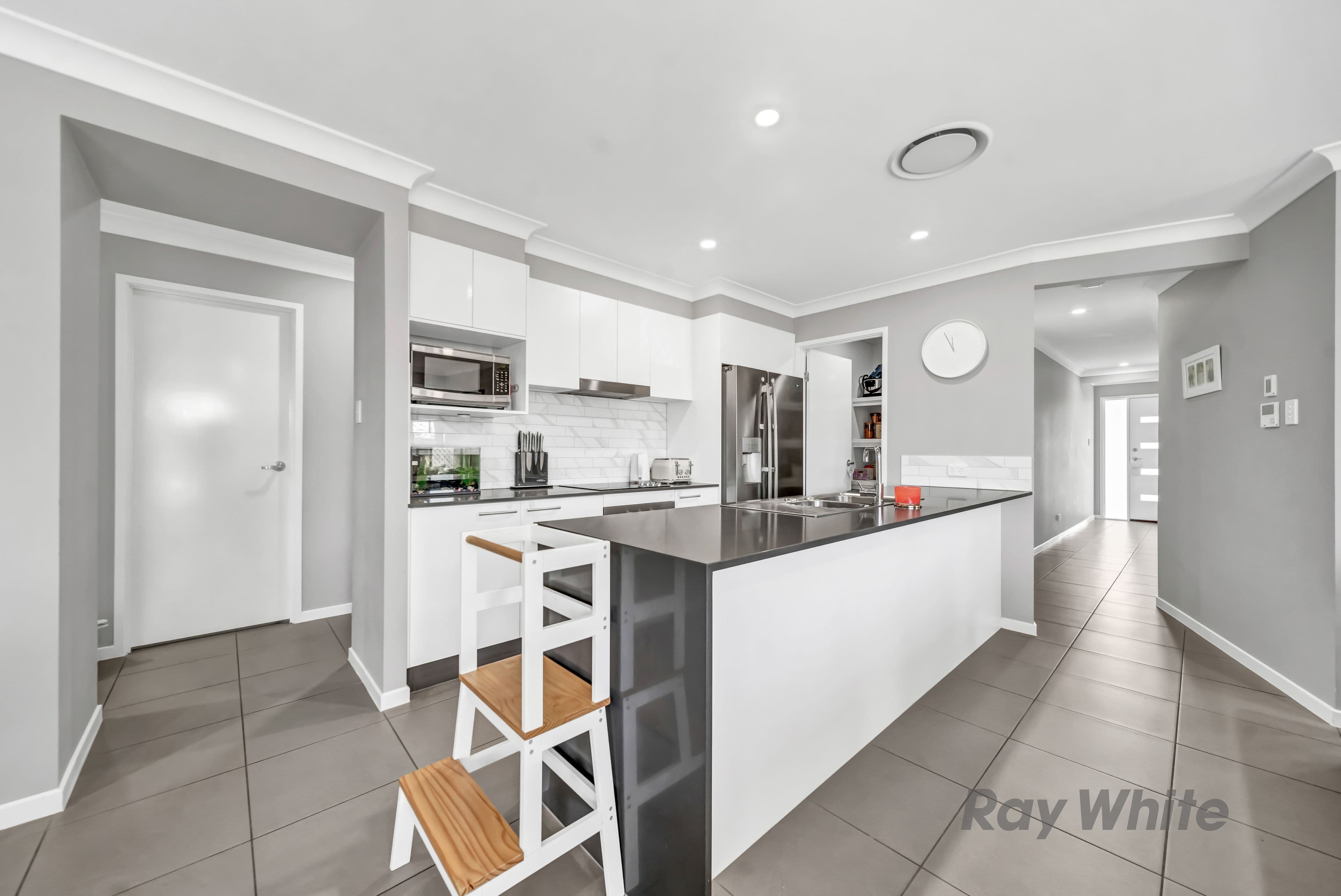 9 Kuprin Street, Logan Reserve QLD 4133, Logan Reserve - Thumbnail 3