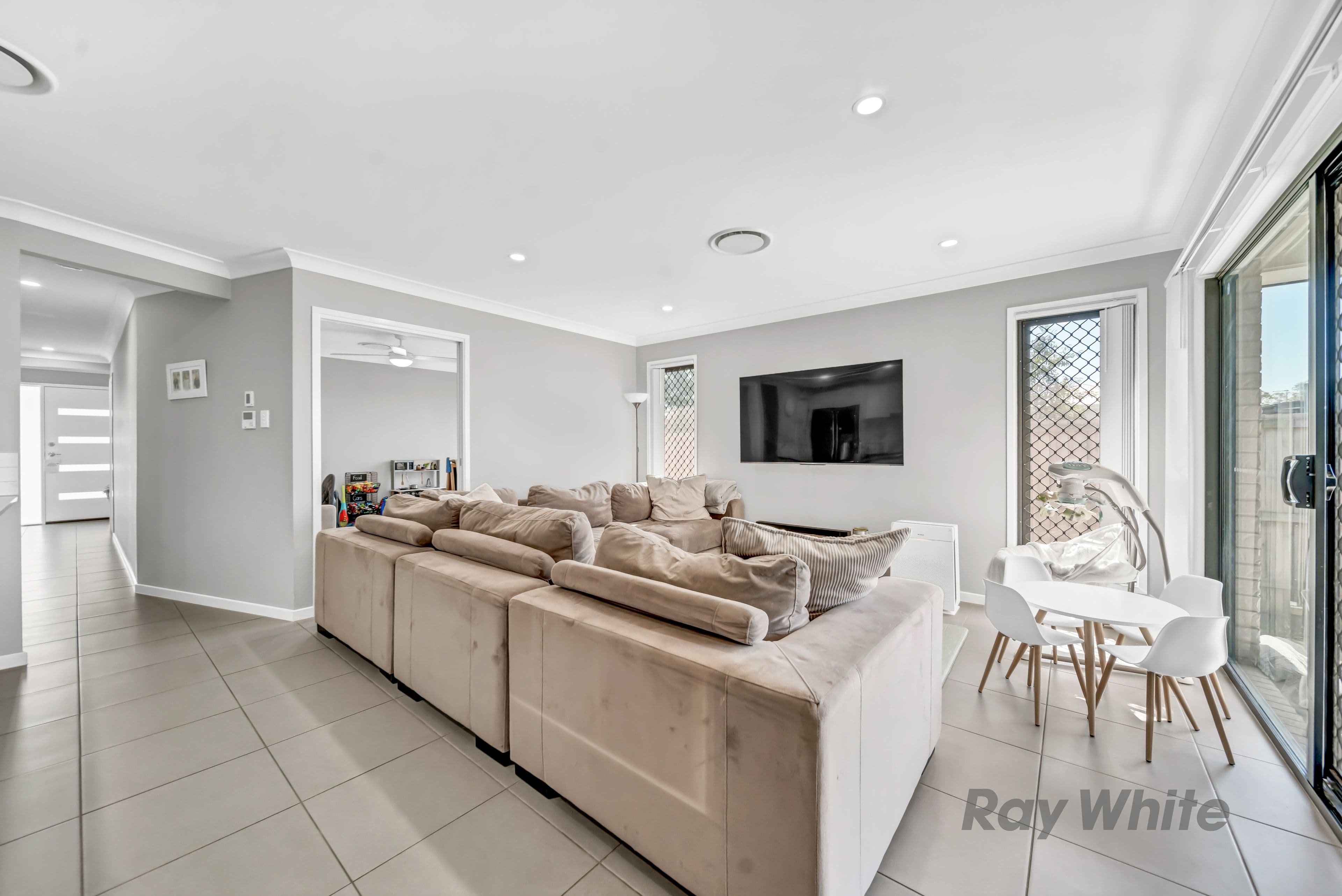 9 Kuprin Street, Logan Reserve QLD 4133, Logan Reserve - Thumbnail 6