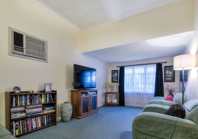 5 Excelsior Street, Reservoir VIC 3073, Reservoir - Thumbnail 2