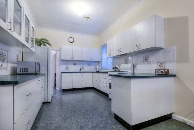 5 Excelsior Street, Reservoir VIC 3073, Reservoir - Thumbnail 4