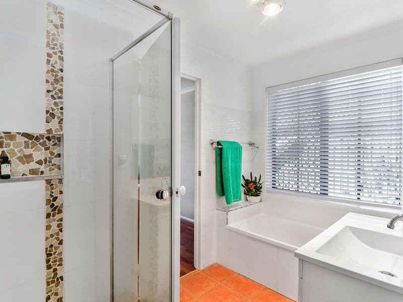 18 Waterdown Drive, Elanora QLD 4221, Elanora - Thumbnail 8