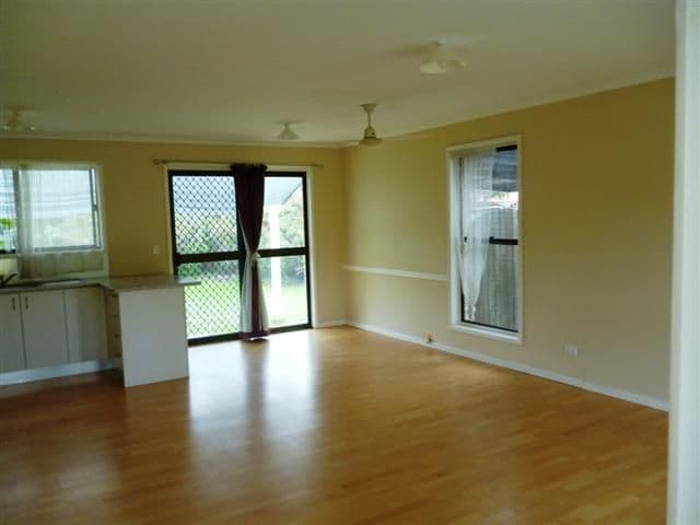 5 Howlett Street, Urangan QLD 4655, Urangan - Thumbnail 3