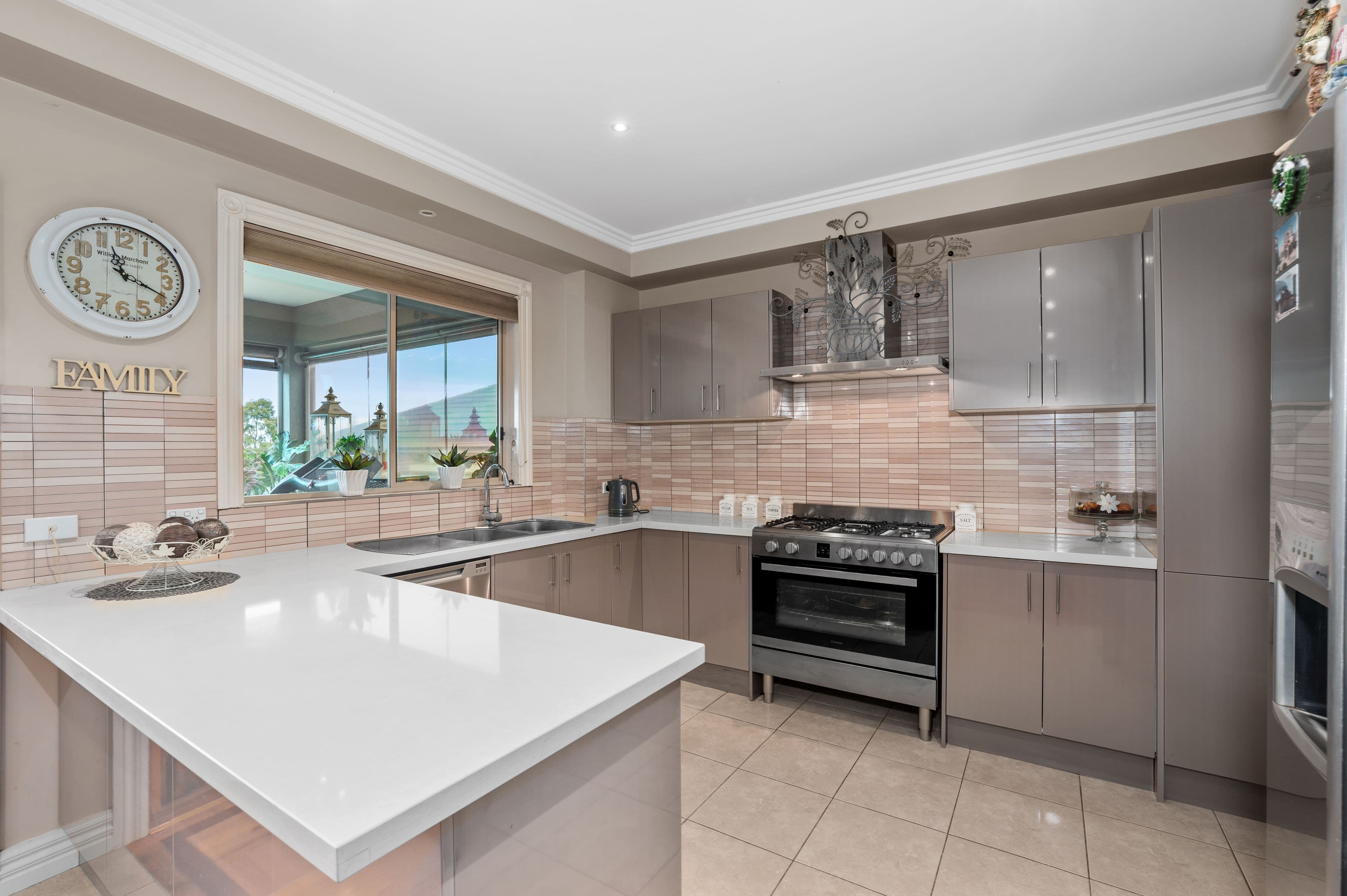 7 Palais Crescent, South Morang VIC 3752, South Morang - Thumbnail 2