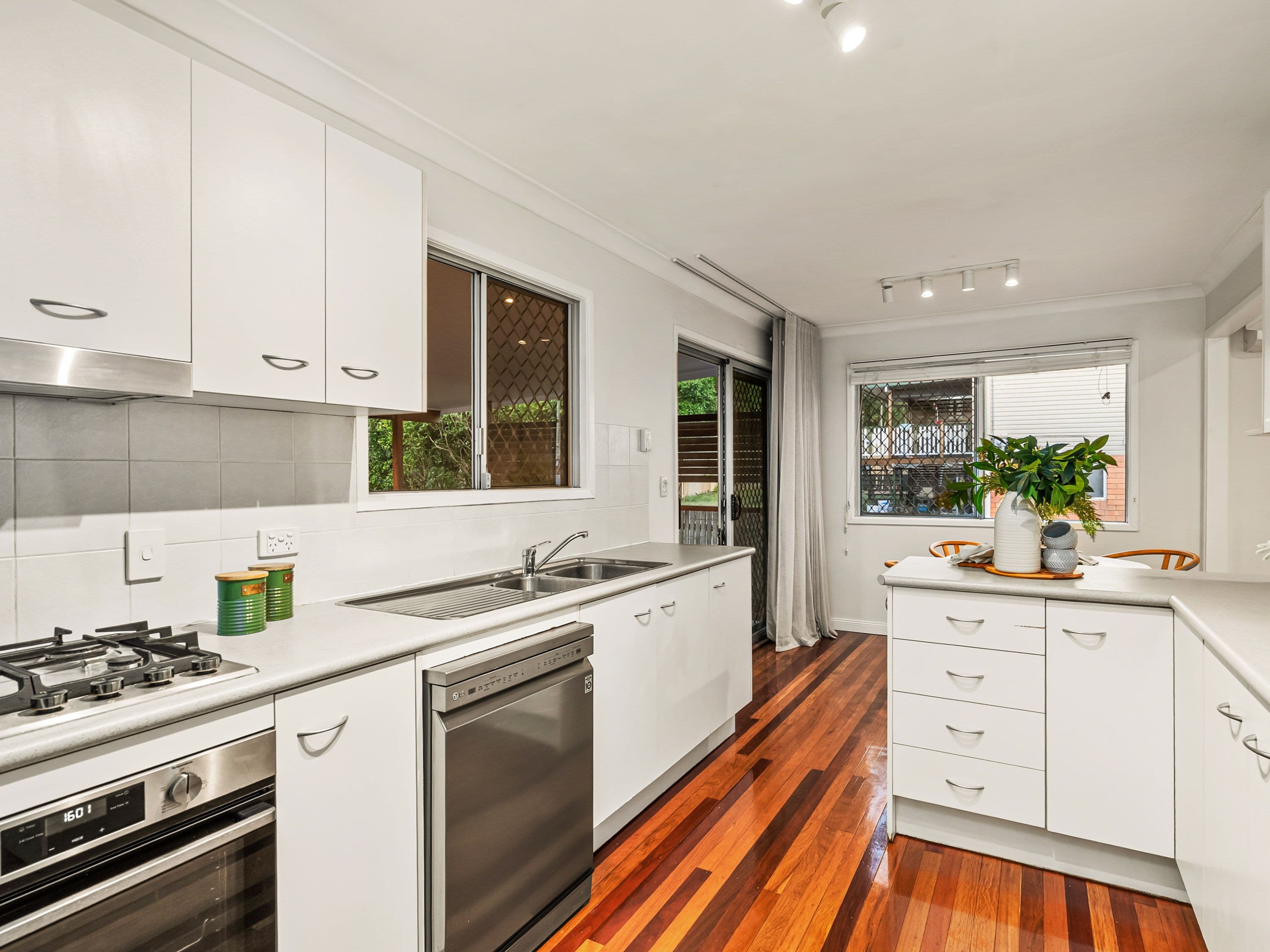 2 Handon Street, Mansfield QLD 4122, Mansfield - Thumbnail 8