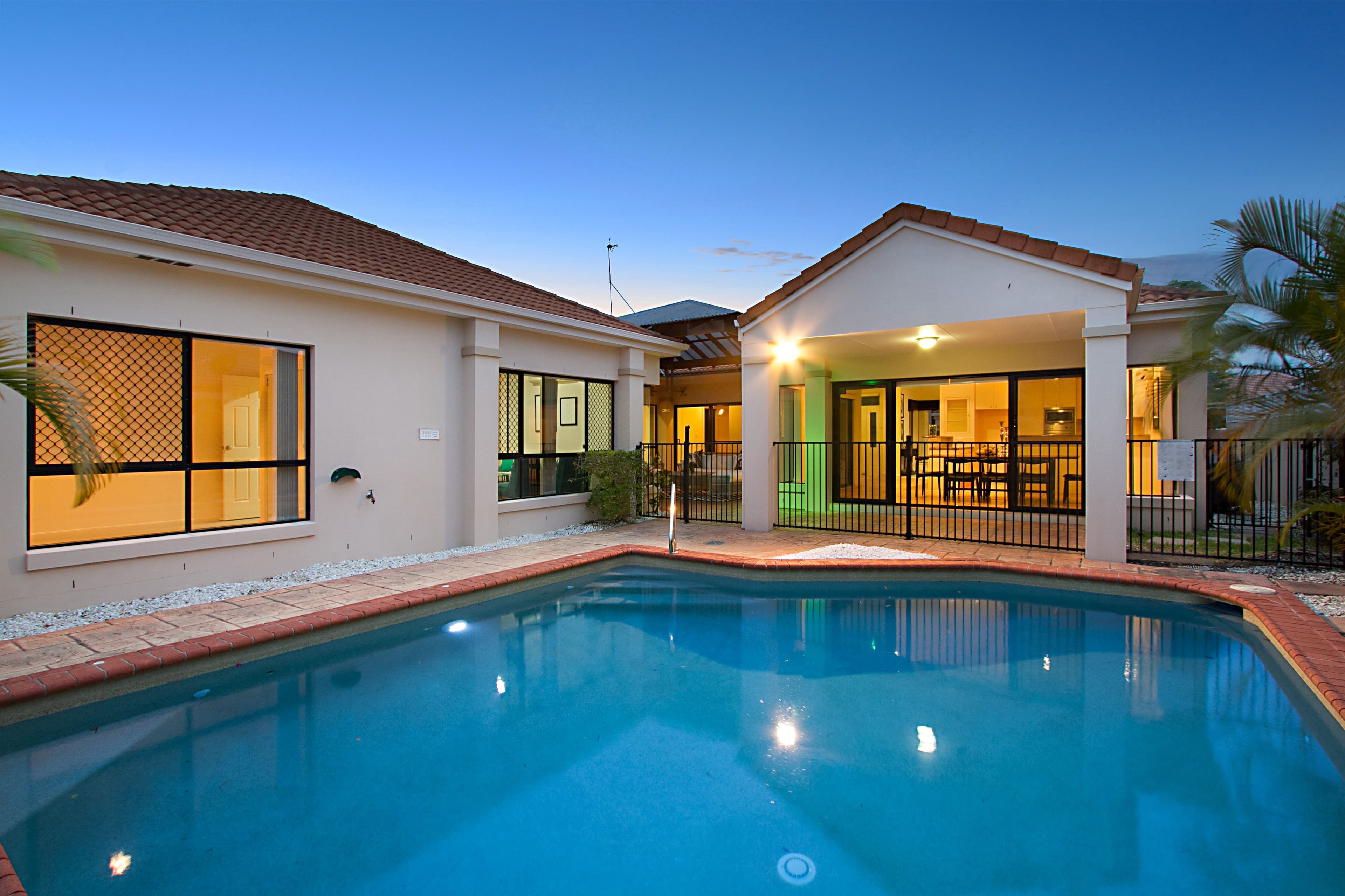 18 Arbuthnot Parade, Benowa Waters QLD 4217, Benowa - Image 1