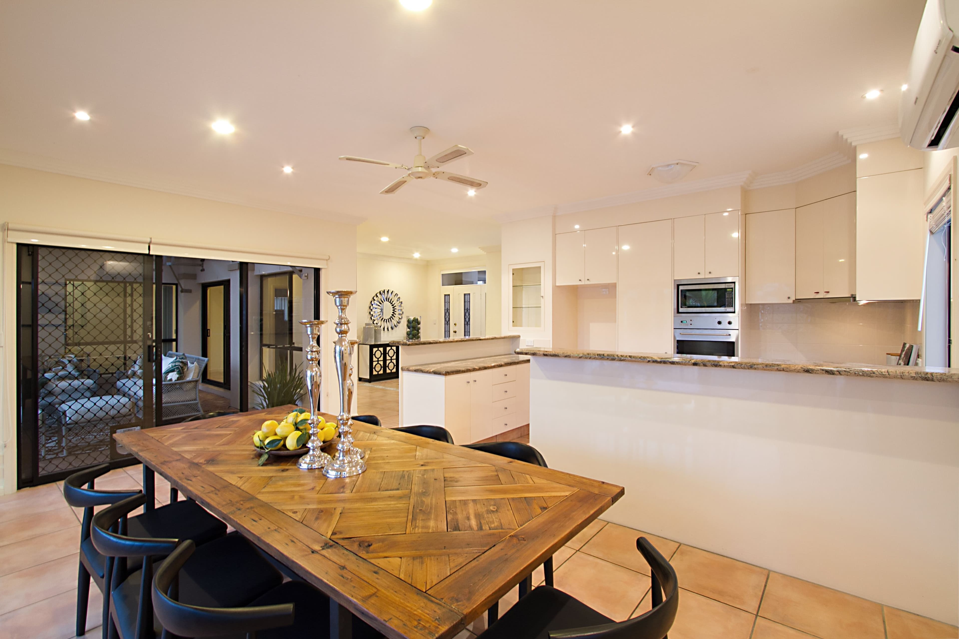 18 Arbuthnot Parade, Benowa Waters QLD 4217, Benowa - Thumbnail 8