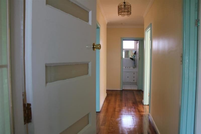 28 Thorndon Drive, ST ALBANS VIC 3021, St Albans - Thumbnail 3