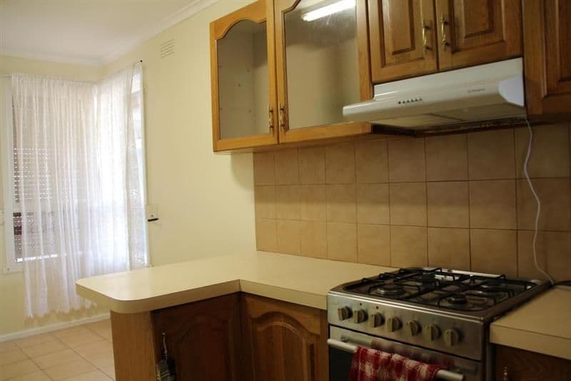 28 Thorndon Drive, ST ALBANS VIC 3021, St Albans - Thumbnail 4
