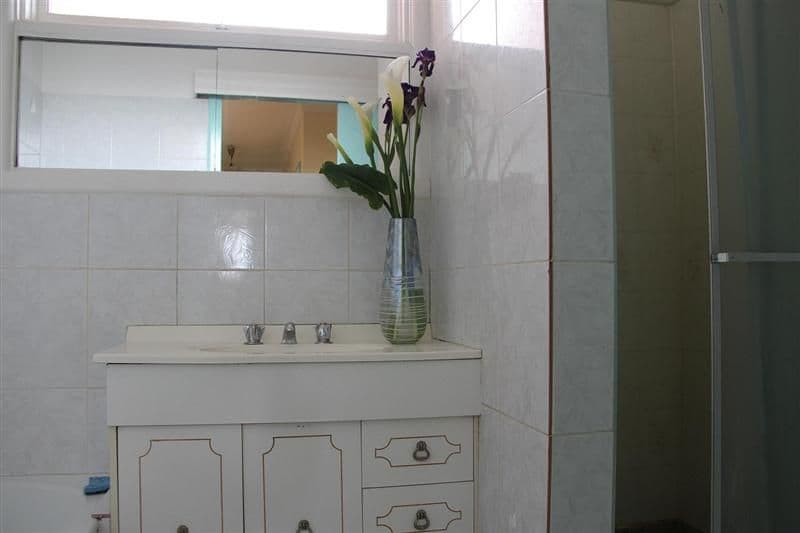 28 Thorndon Drive, ST ALBANS VIC 3021, St Albans - Thumbnail 5