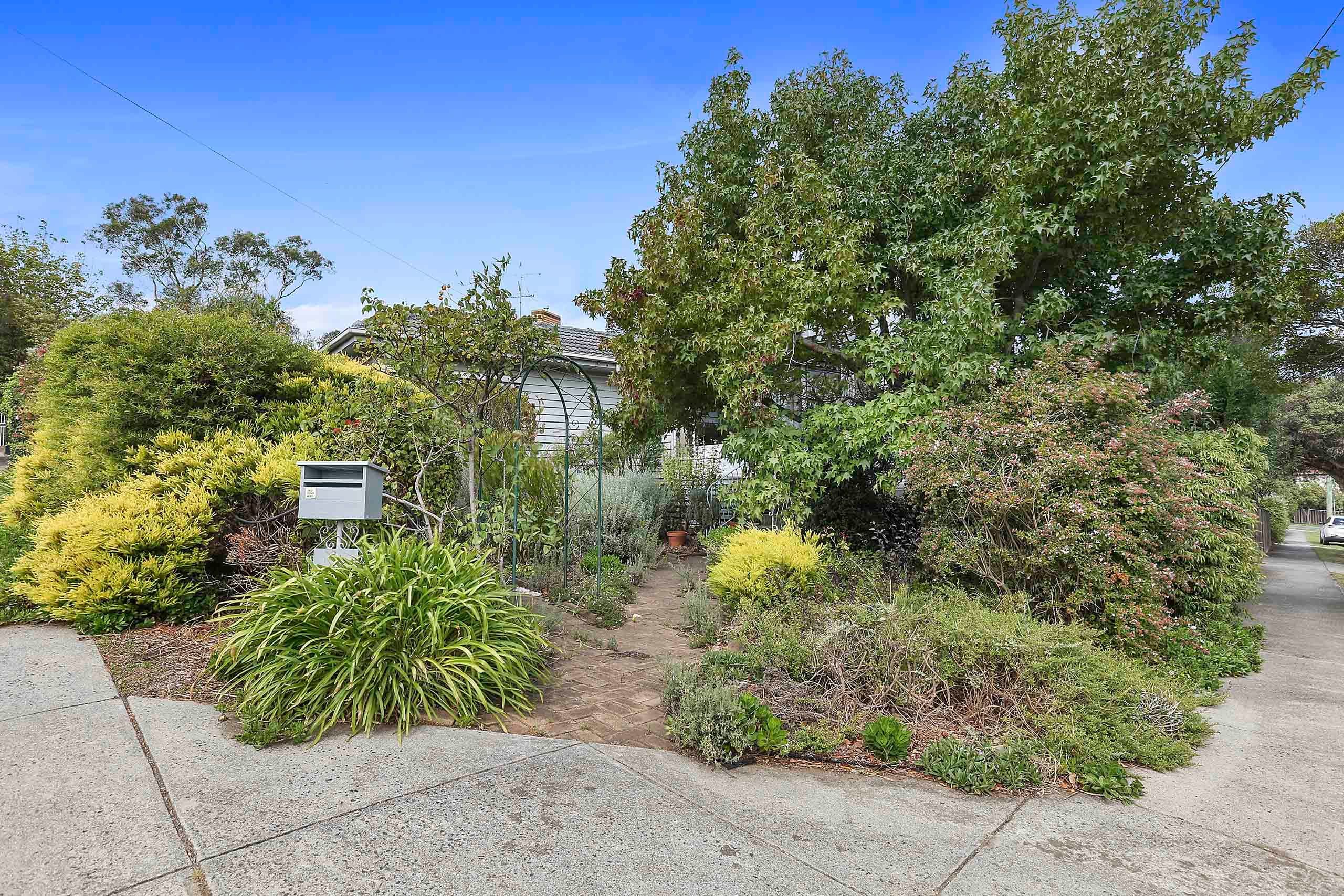 2 Baum Crescent, Highton VIC 3216, Highton - Thumbnail 3