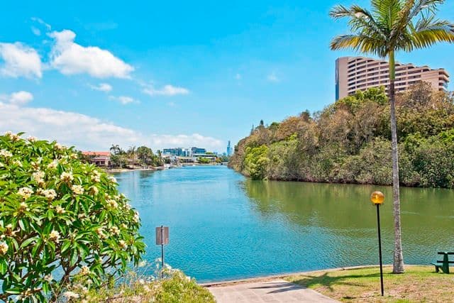 6 'Le President' 11 Hooker Boulevard, BROADBEACH WATERS QLD 4218, Broadbeach Waters - Thumbnail 4