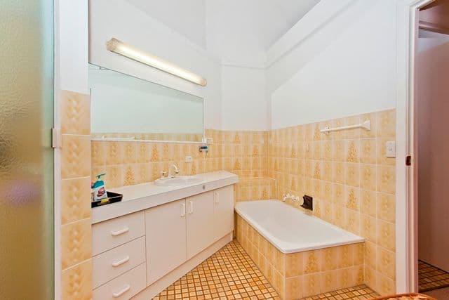 6 'Le President' 11 Hooker Boulevard, BROADBEACH WATERS QLD 4218, Broadbeach Waters - Thumbnail 6