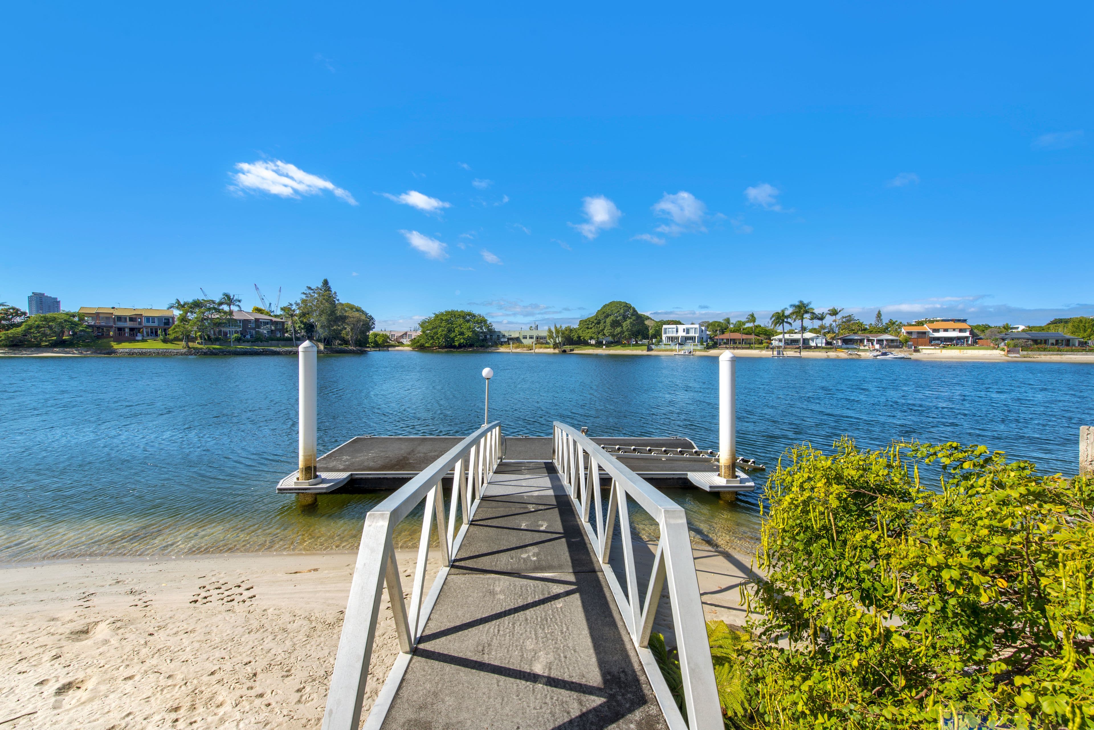 4 Vevey Street, Mermaid Waters QLD 4218, Mermaid Waters - Thumbnail 2