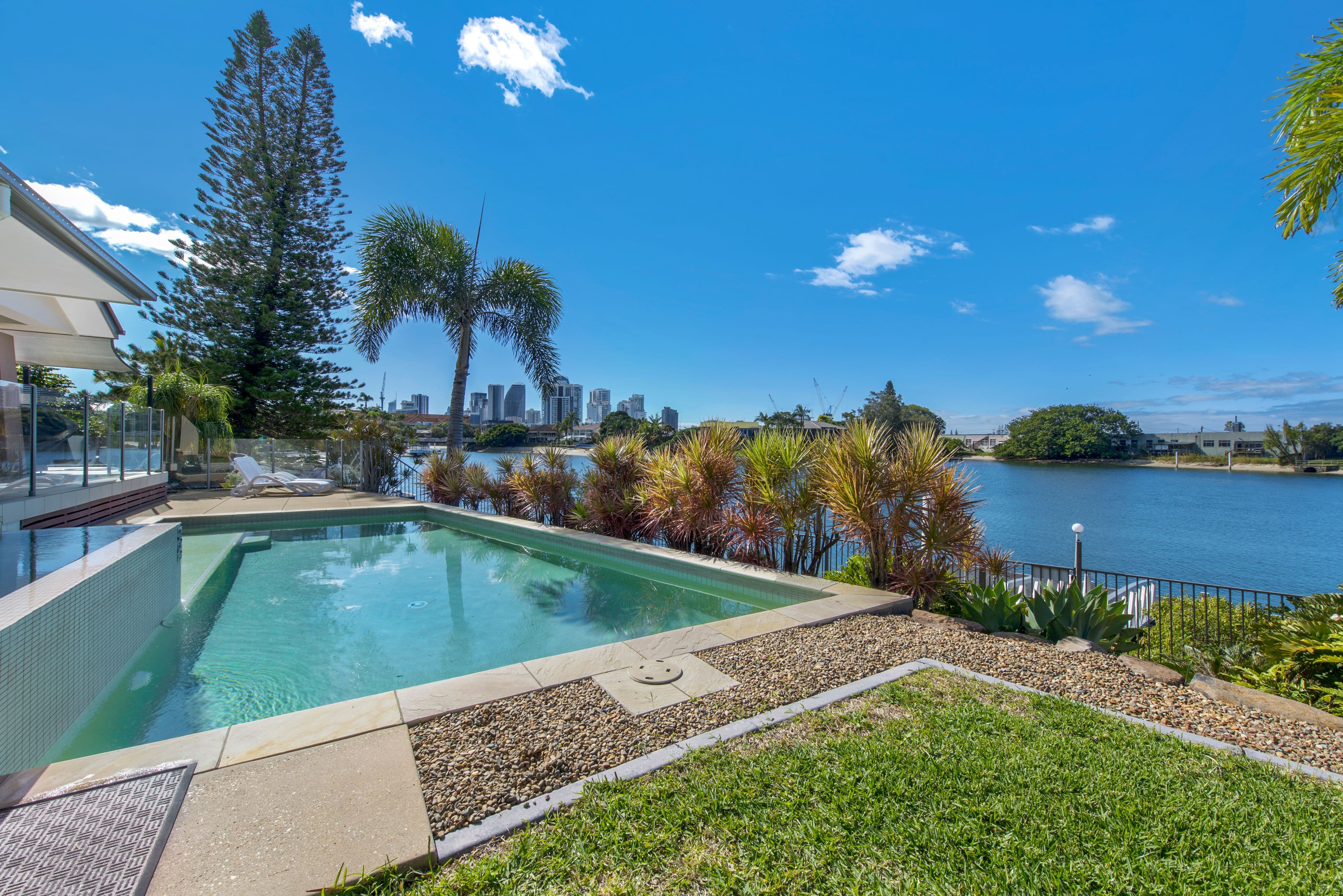 4 Vevey Street, Mermaid Waters QLD 4218, Mermaid Waters - Thumbnail 3