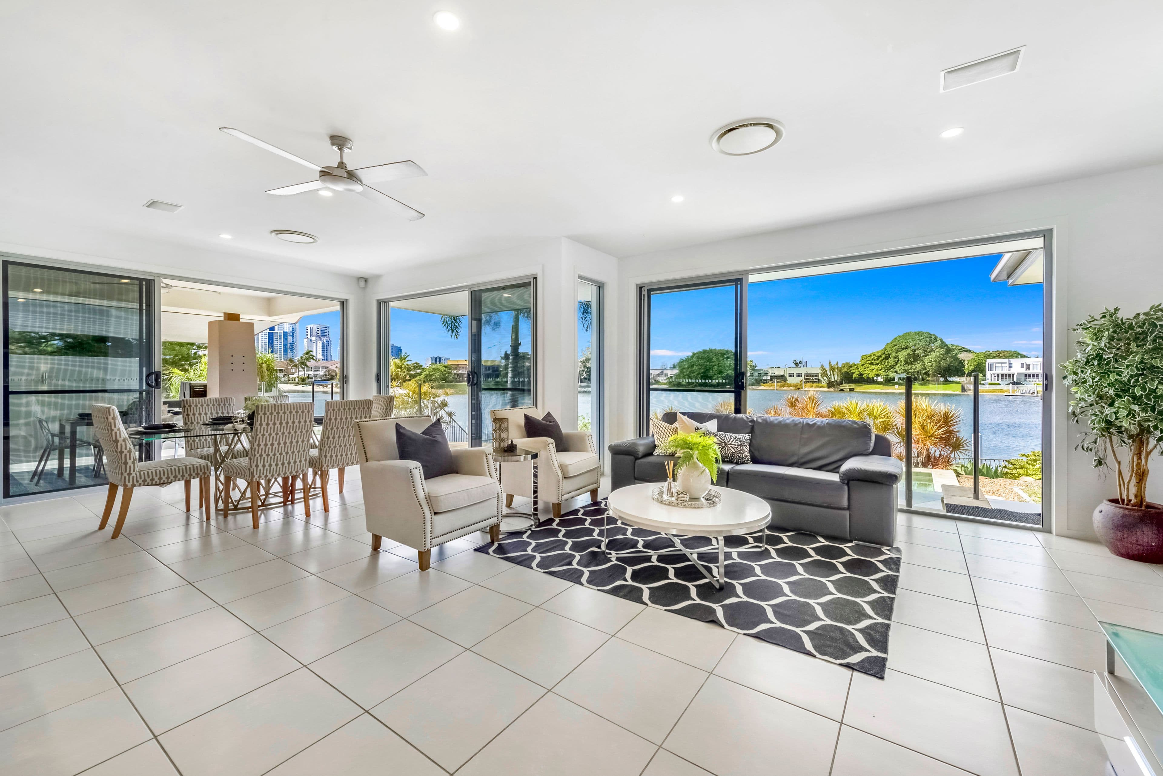 4 Vevey Street, Mermaid Waters QLD 4218, Mermaid Waters - Thumbnail 5