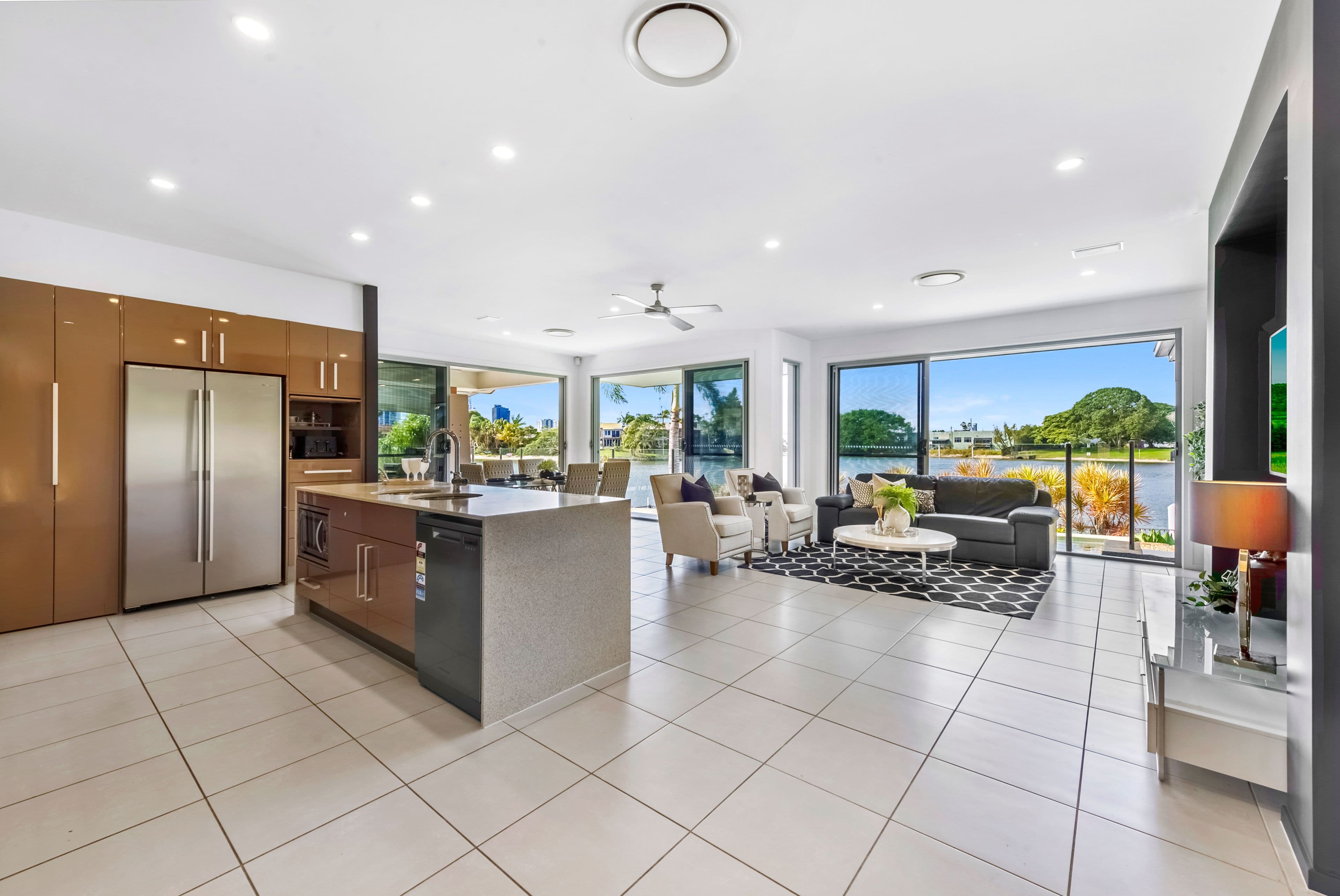 4 Vevey Street, Mermaid Waters QLD 4218, Mermaid Waters - Thumbnail 6