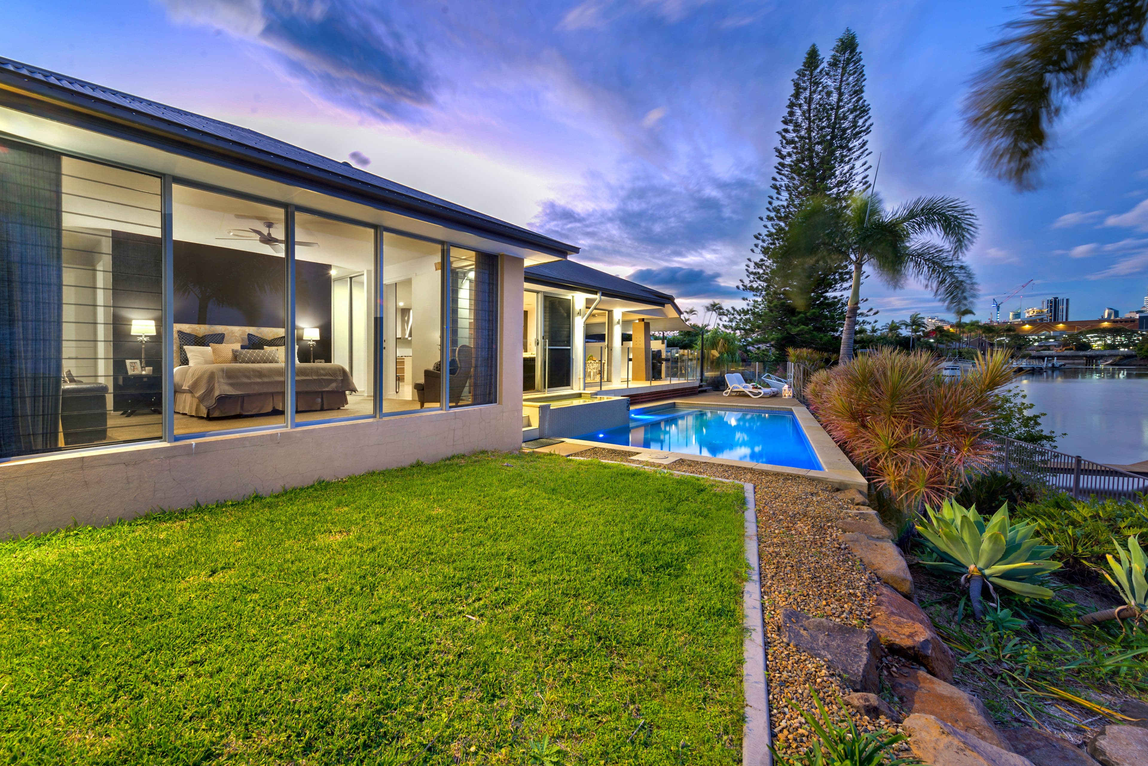 4 Vevey Street, Mermaid Waters QLD 4218, Mermaid Waters - Thumbnail 7
