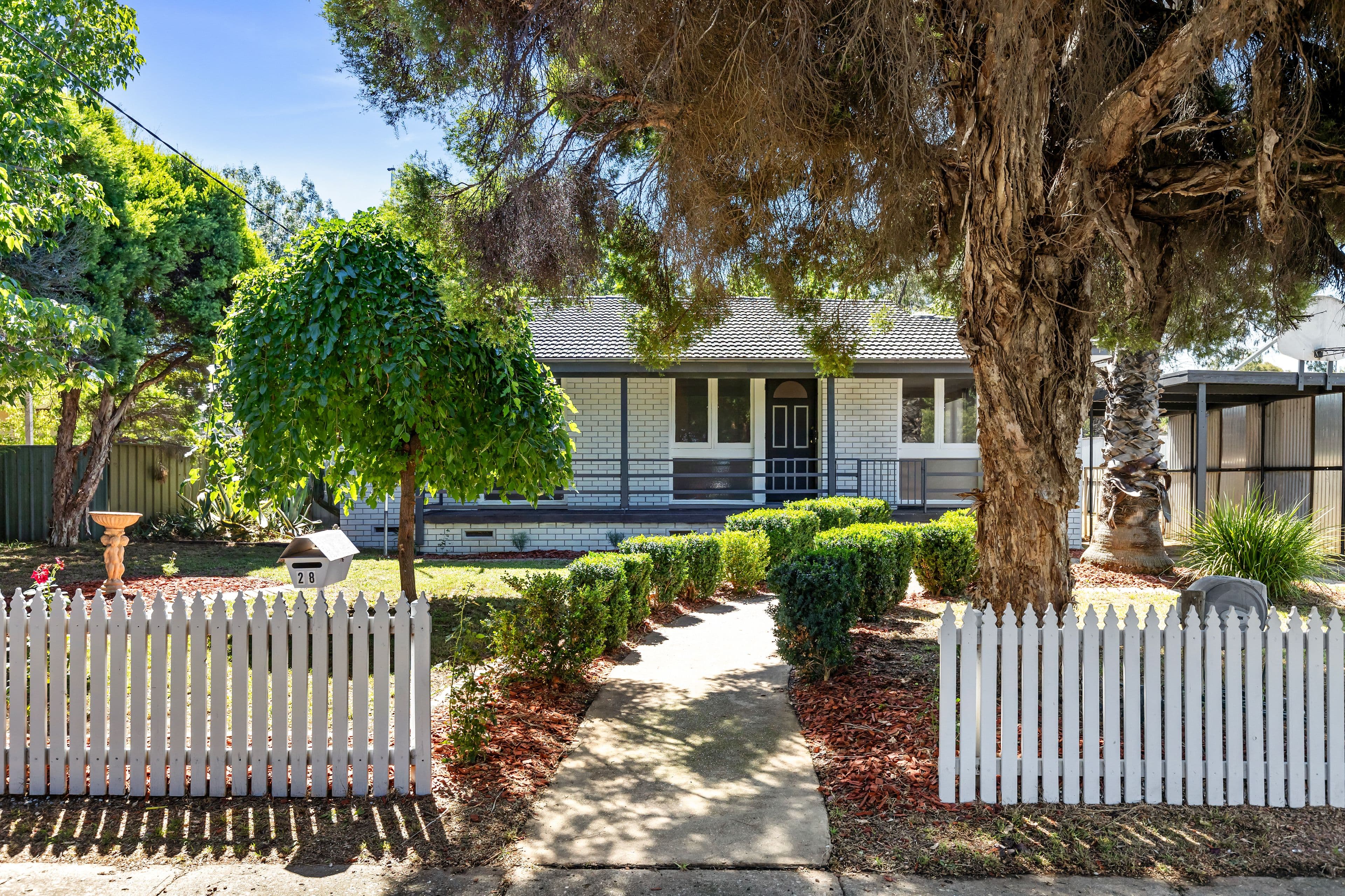 28 Chifley Crescent, Kooringal NSW 2650, Kooringal - Image 1