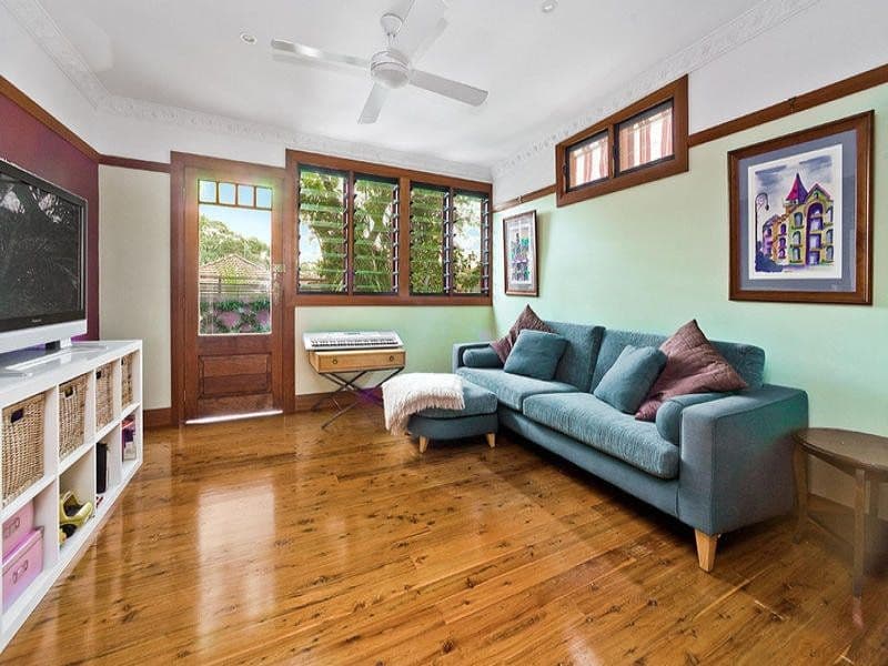 28 Bouvardia Street, Russell Lea, Russell Lea - Thumbnail 3