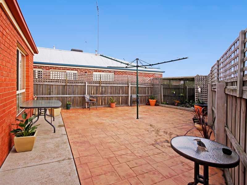 24 Paramount Crescent, ST ALBANS PARK VIC 3219, St Albans Park - Thumbnail 8