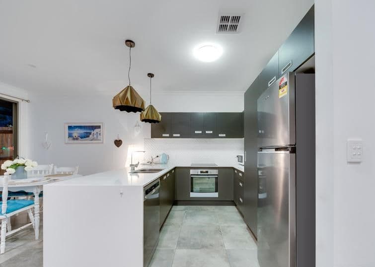 13 Bradley Avenue, Kedron QLD 4031, Kedron - Thumbnail 3