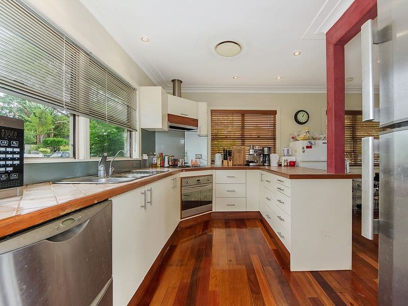 21 Geoffrey Avenue, SOUTHPORT QLD 4215, Southport - Thumbnail 2