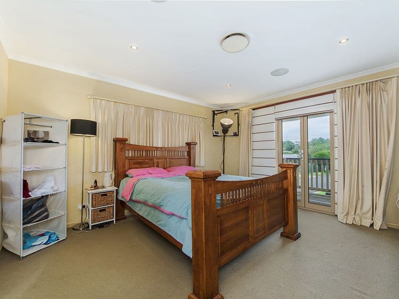 21 Geoffrey Avenue, SOUTHPORT QLD 4215, Southport - Thumbnail 5