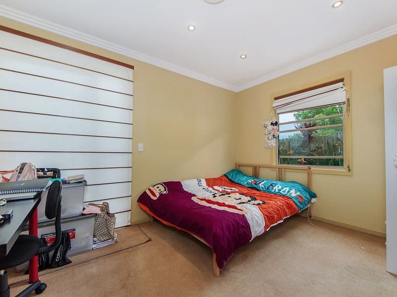 21 Geoffrey Avenue, SOUTHPORT QLD 4215, Southport - Thumbnail 6