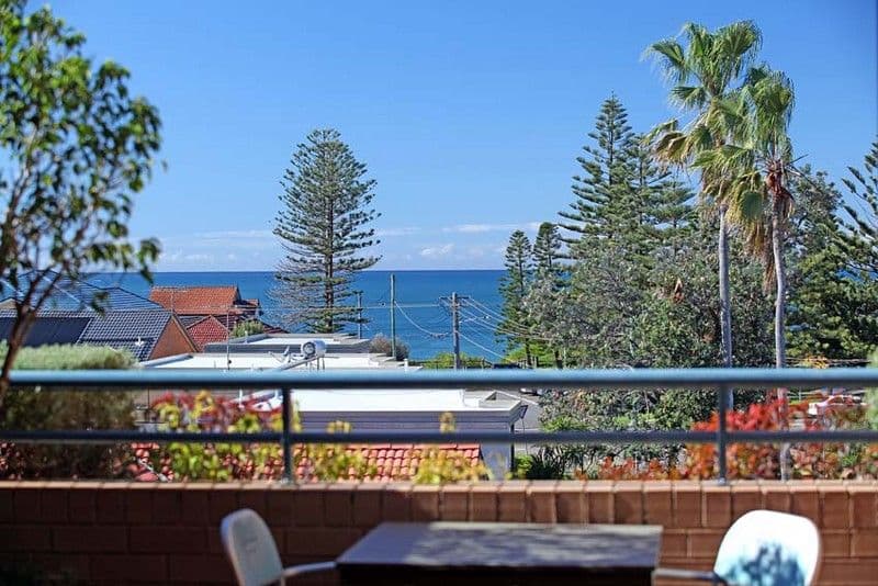 1 Lagoon Street, NARRABEEN NSW 2101, Narrabeen - Thumbnail 3