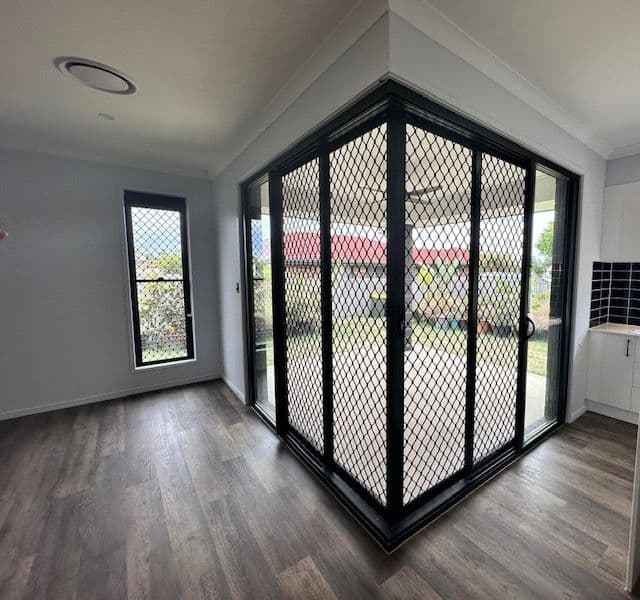 4 McInnes Street, Lowood QLD 4311, Lowood - Thumbnail 4