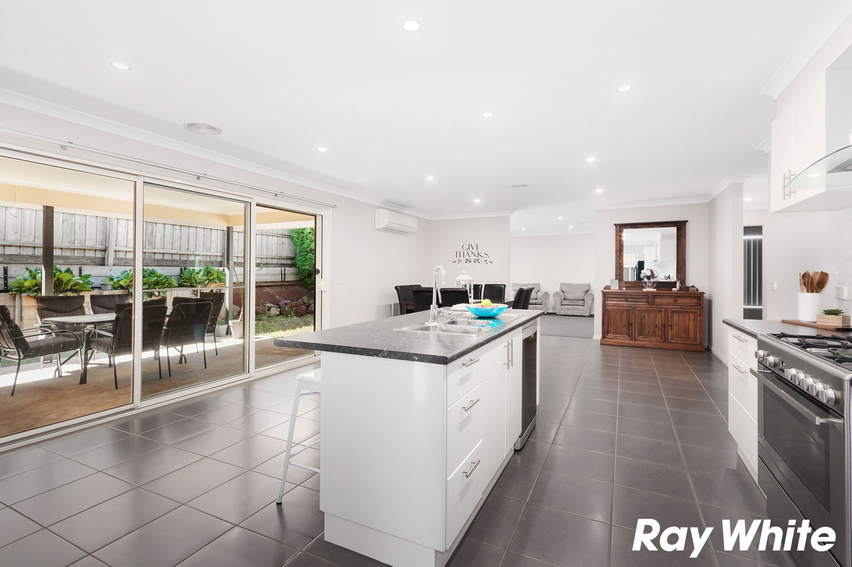 25 Shae Crescent, Drouin VIC 3818, Drouin - Thumbnail 6