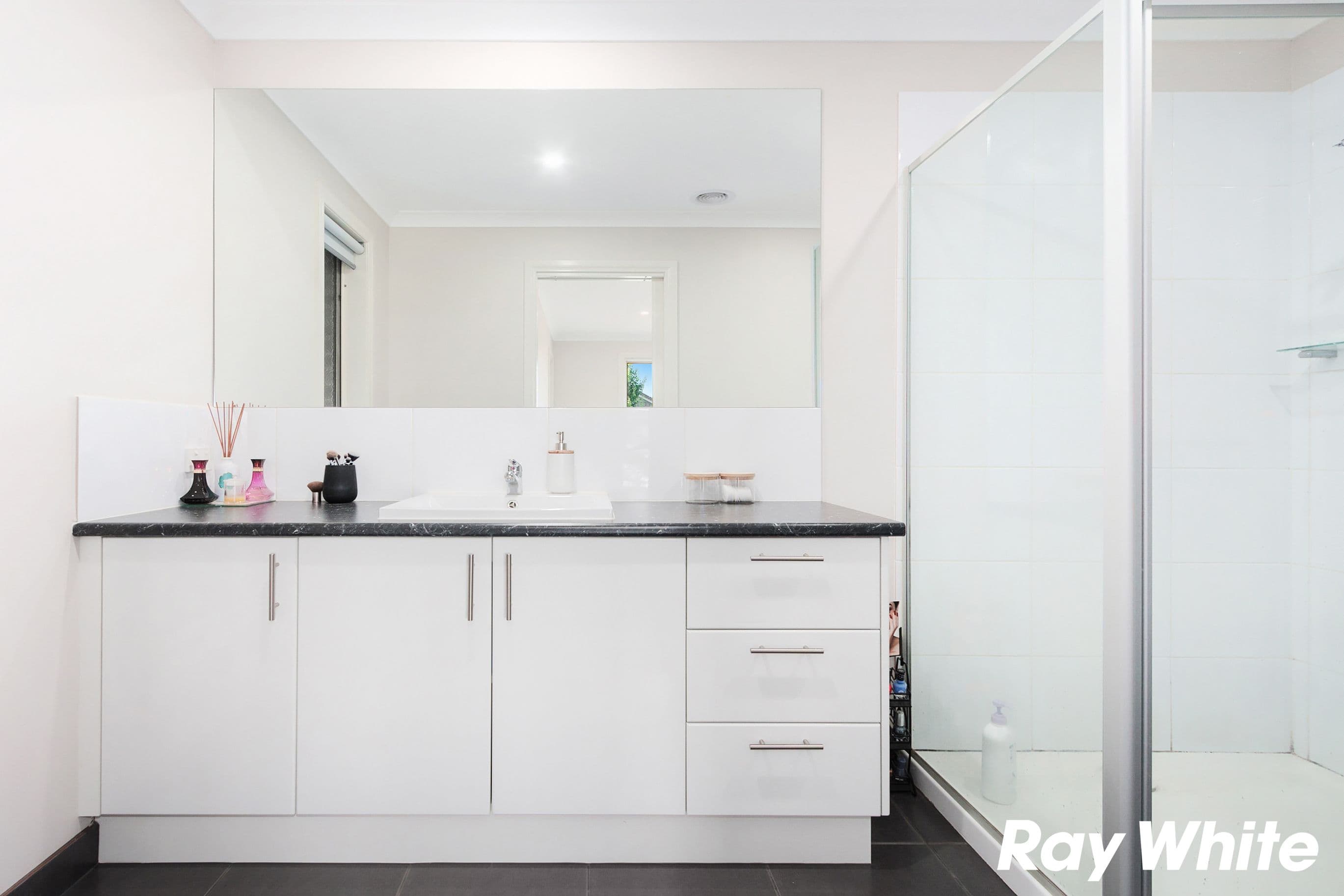 25 Shae Crescent, Drouin VIC 3818, Drouin - Thumbnail 8