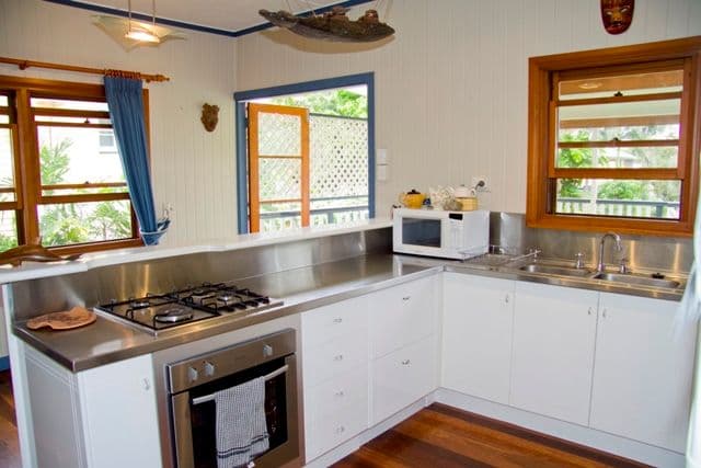 70 Norris Street, HERMIT PARK QLD 4812, Hermit Park - Thumbnail 2