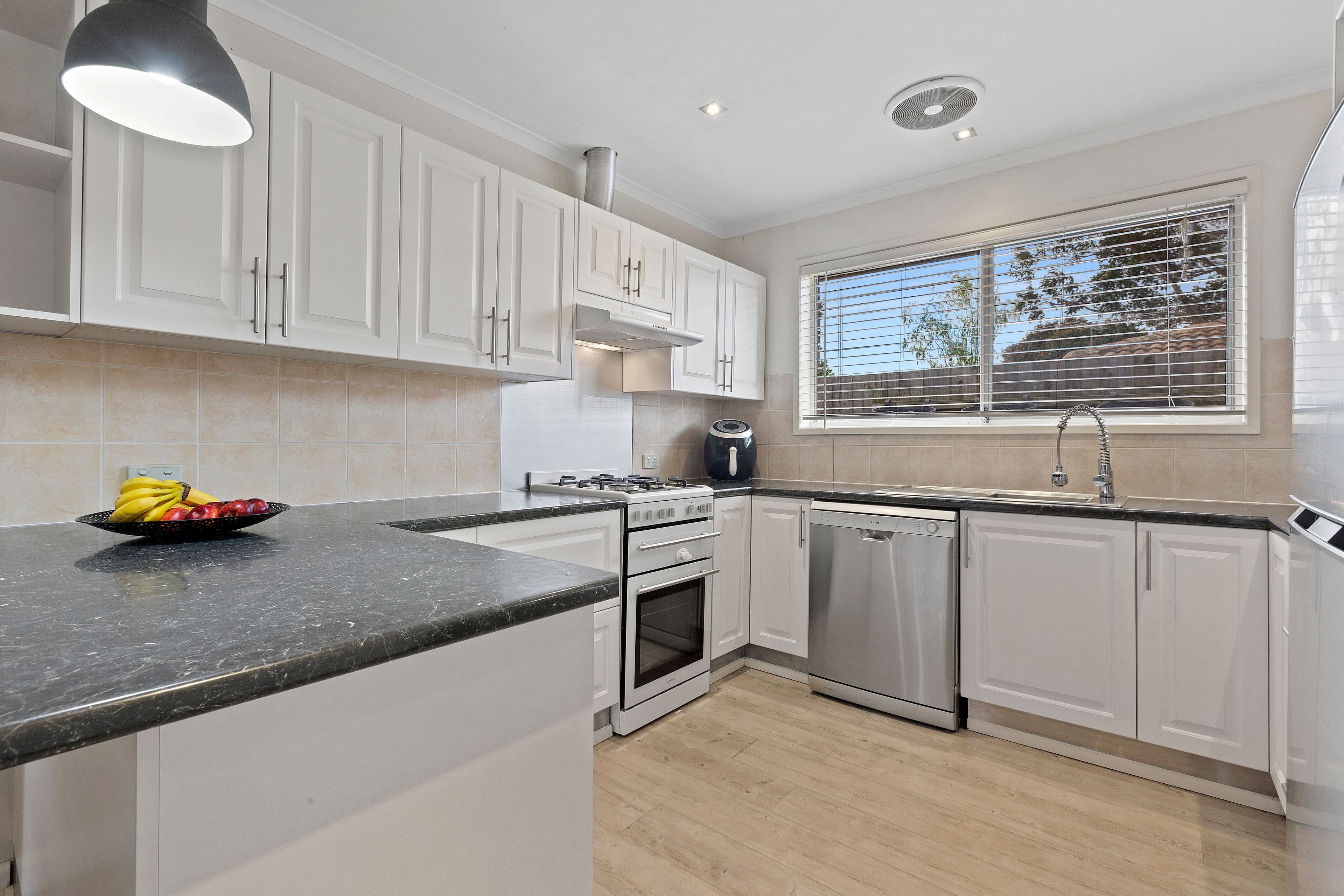 20 Taketa Crescent, Frankston VIC 3199, Frankston - Thumbnail 3