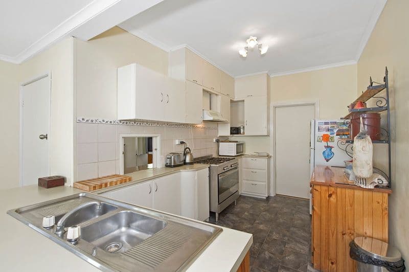 102 Hickford Parade, WARRNAMBOOL VIC 3280, Warrnambool - Thumbnail 3