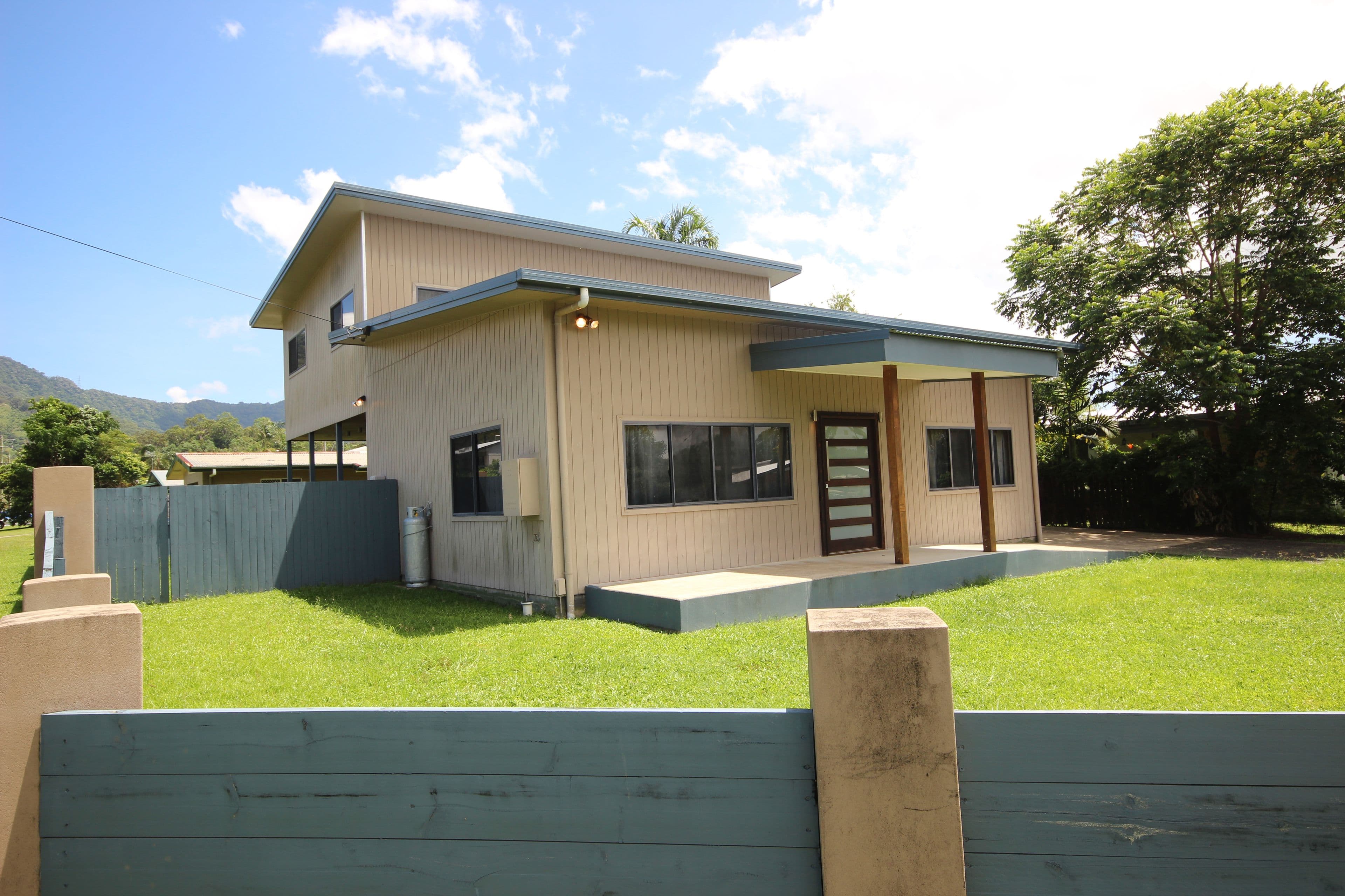 17 Kowinka Street, White Rock QLD 4868, White Rock - Thumbnail 4