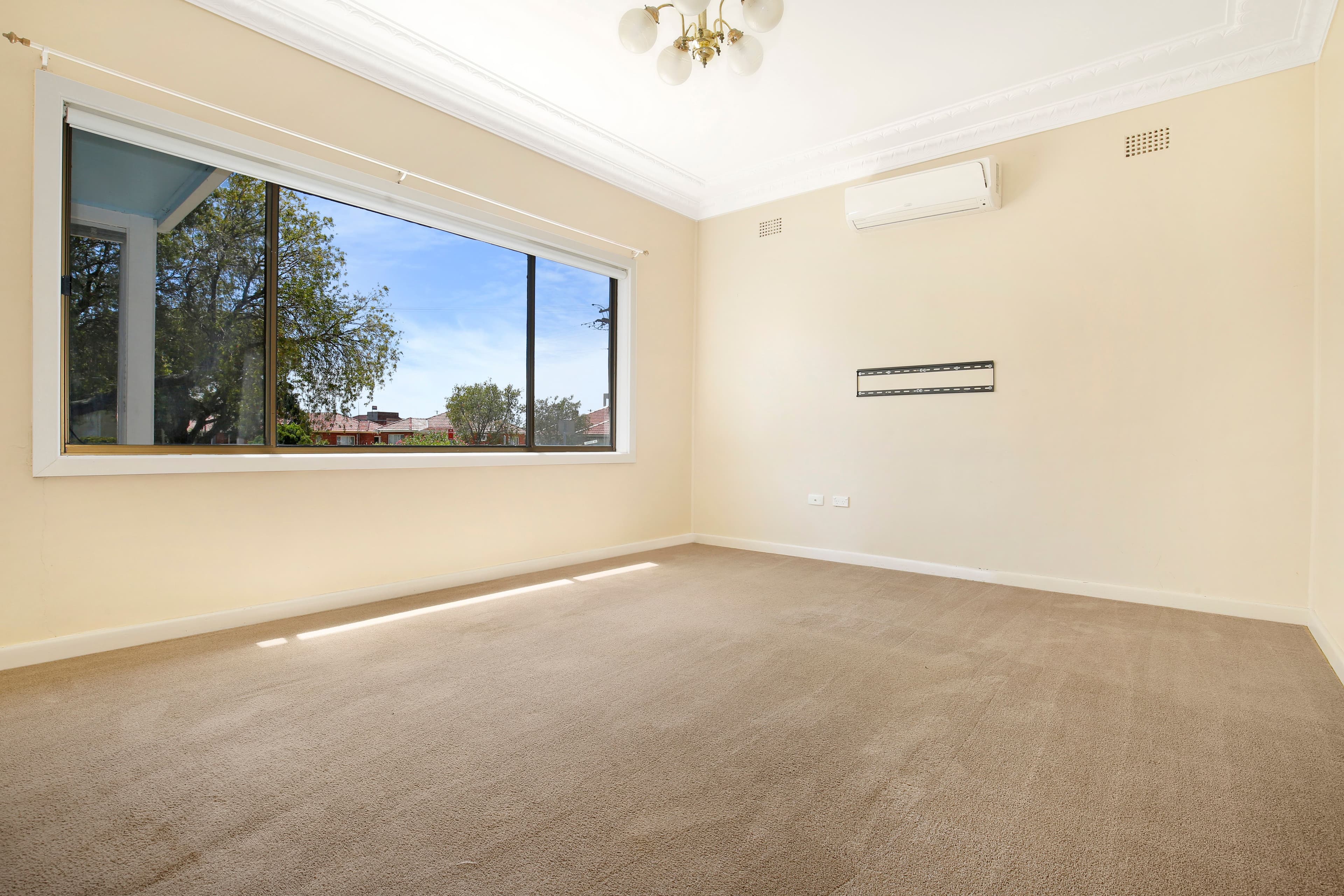 11 Guest Avenue, Fairy Meadow - Thumbnail 3