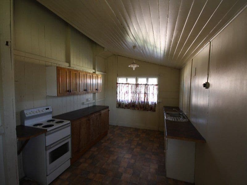 24 Wood Street, WARWICK QLD 4370, Warwick - Thumbnail 5