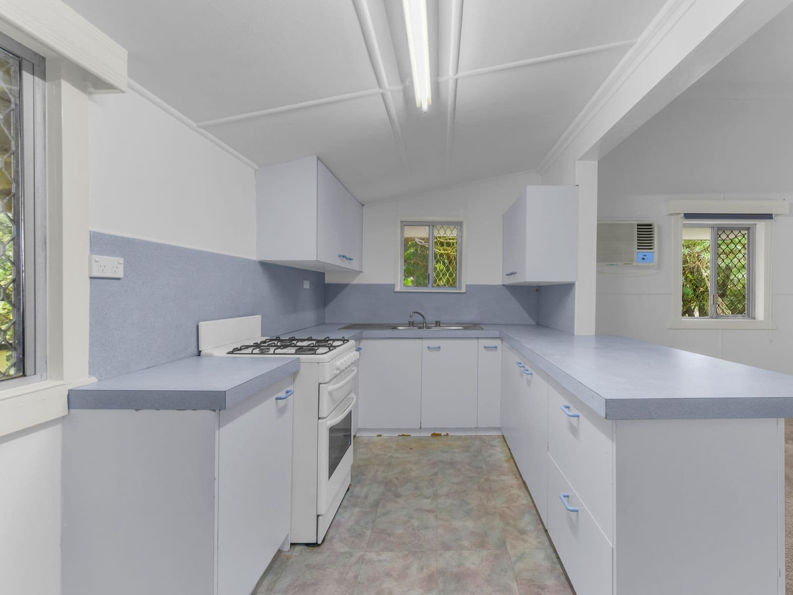 70 Chelmer Street East, Chelmer QLD 4068, Chelmer - Thumbnail 2
