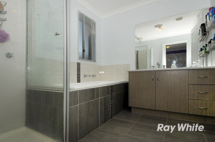 22 Maureen Close, CRANBOURNE WEST VIC 3977, Cranbourne West - Thumbnail 6