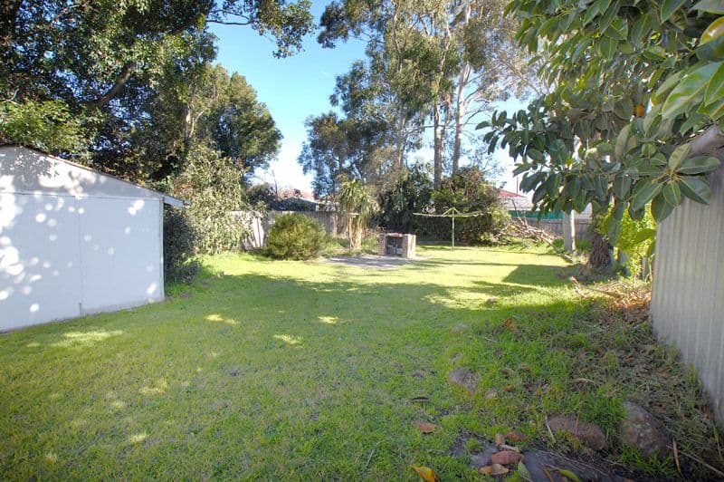 4 Loma Street, NOBLE PARK VIC 3174, Noble Park - Thumbnail 2