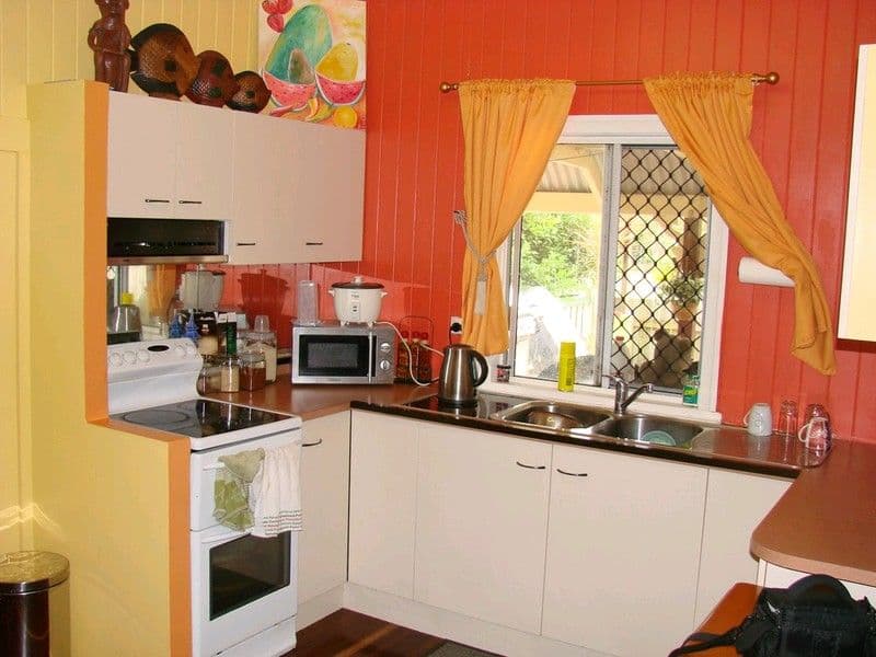 8 Tallon Street, BUNDABERG NORTH QLD 4670, Bundaberg North - Thumbnail 5
