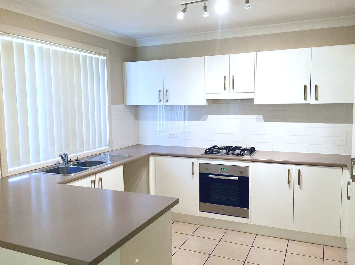2/5 Trellis Court, East Branxton NSW 2335, East Branxton - Thumbnail 2
