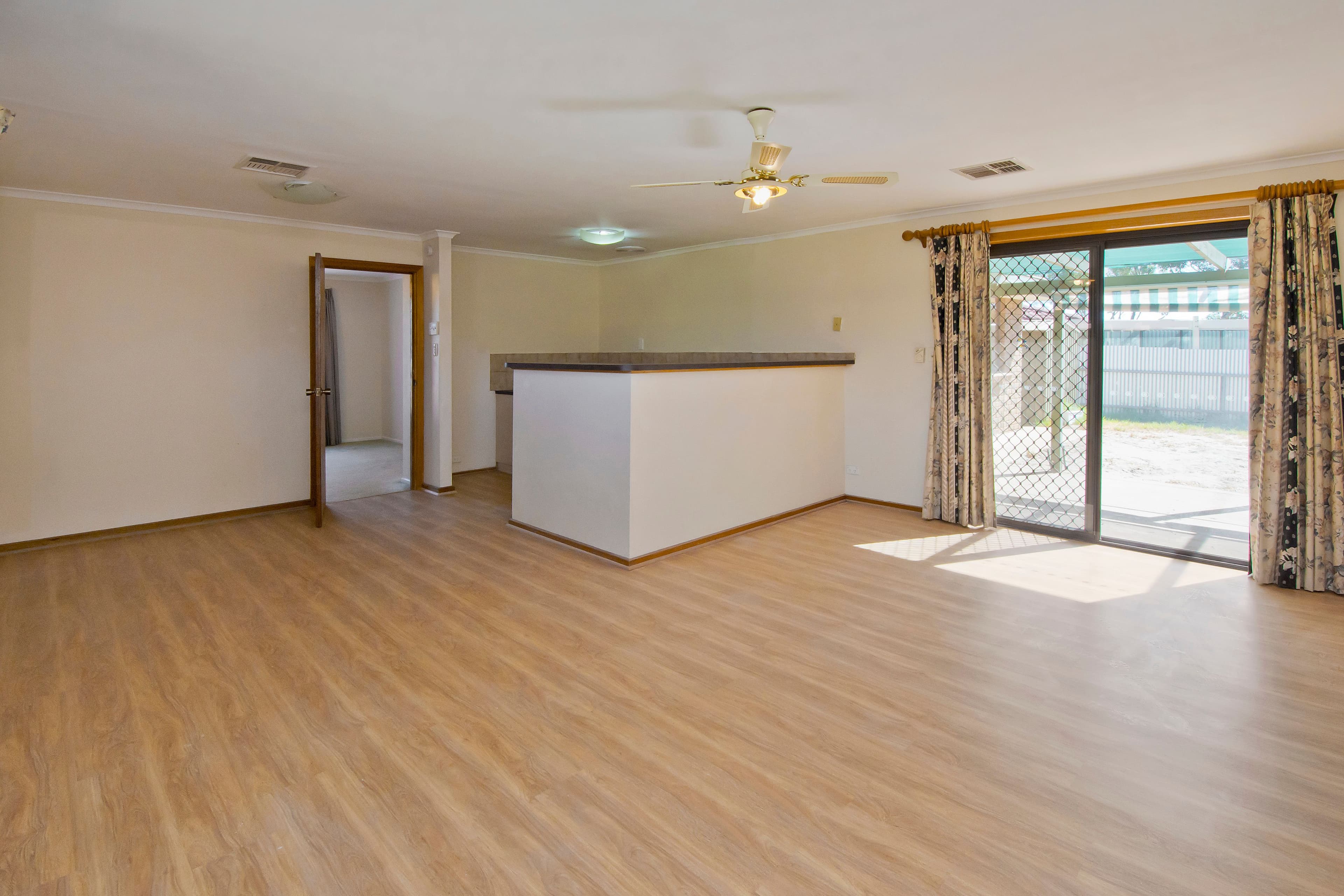8 Cardiff Court, Craigmore SA 5114, Craigmore - Thumbnail 3