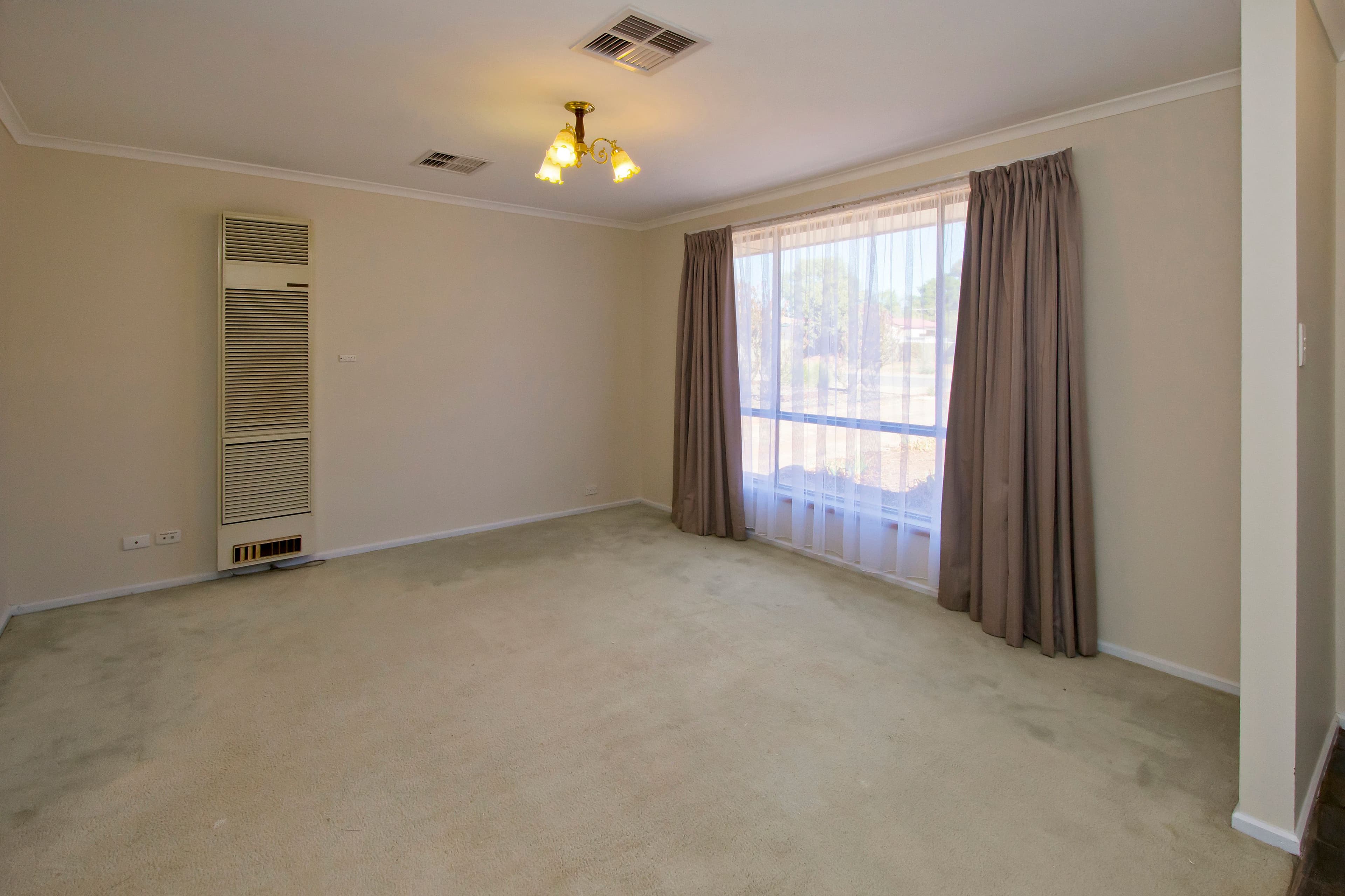 8 Cardiff Court, Craigmore SA 5114, Craigmore - Thumbnail 4