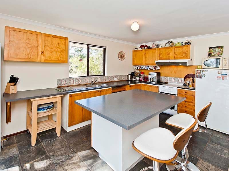 2 Sunset Hill Road, SWAN VIEW WA 6056, Swan View - Thumbnail 3
