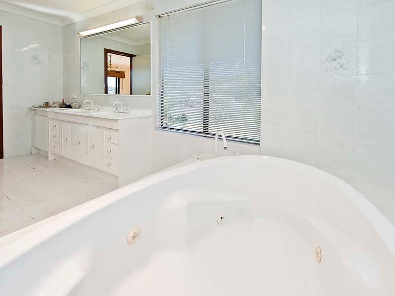 2 Sunset Hill Road, SWAN VIEW WA 6056, Swan View - Thumbnail 8