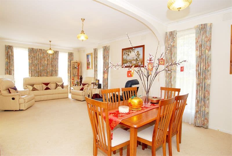 1   Corunna Court, GLEN WAVERLEY VIC 3150, Glen Waverley - Thumbnail 2